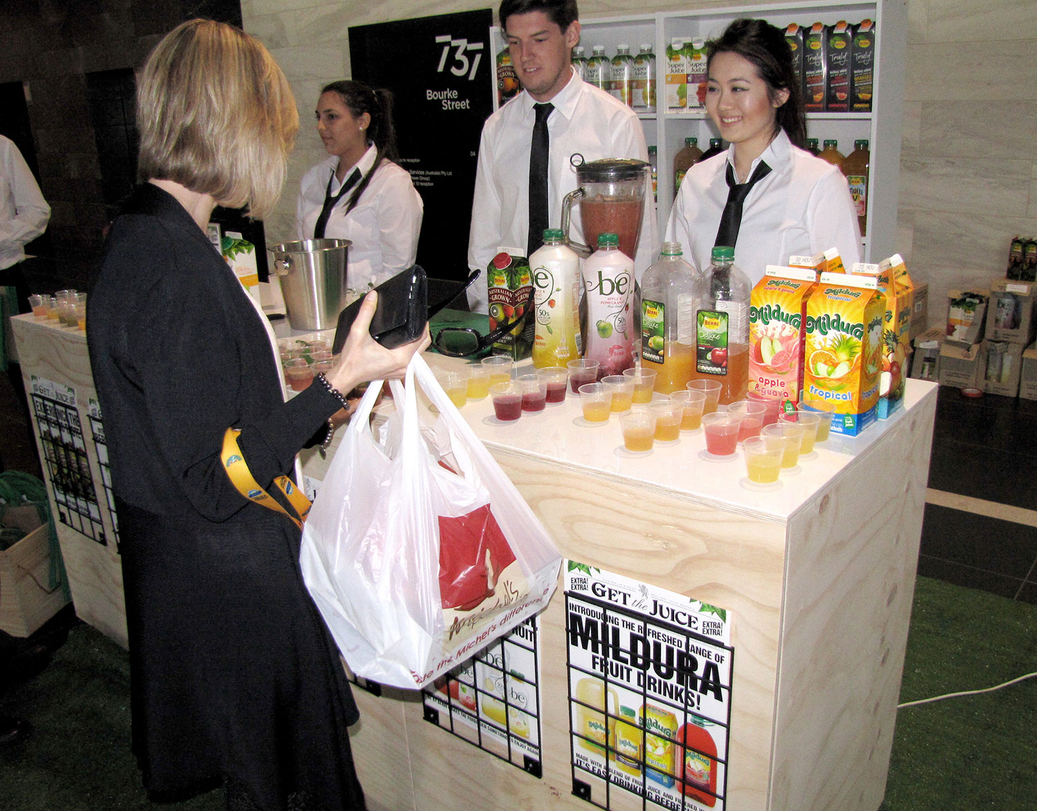 Berri Sampling Stand